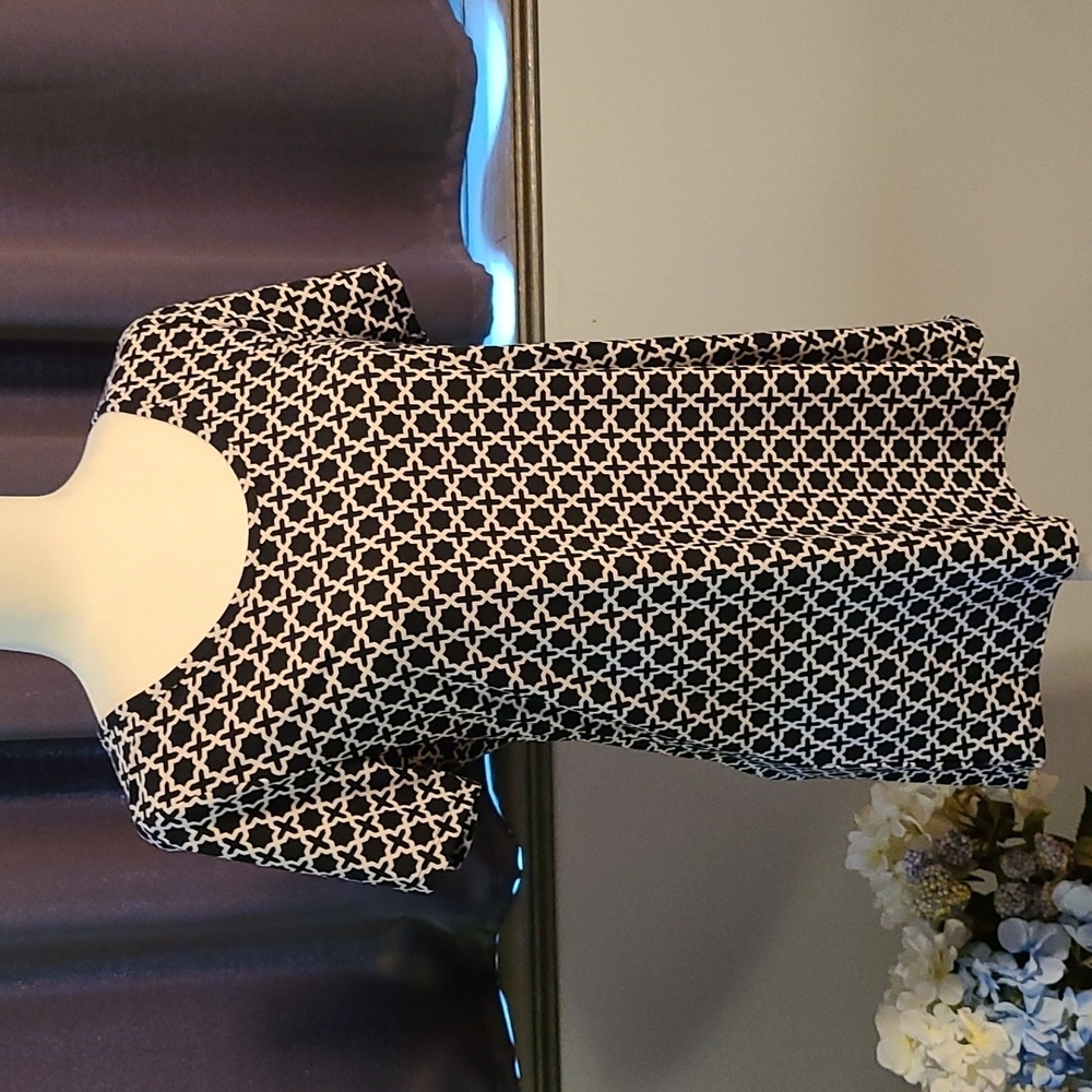 LuLaRoe Black & white Patterned Top - Small